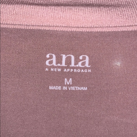 A.n.a pink key hole short sleeve - Picture 3 of 3
